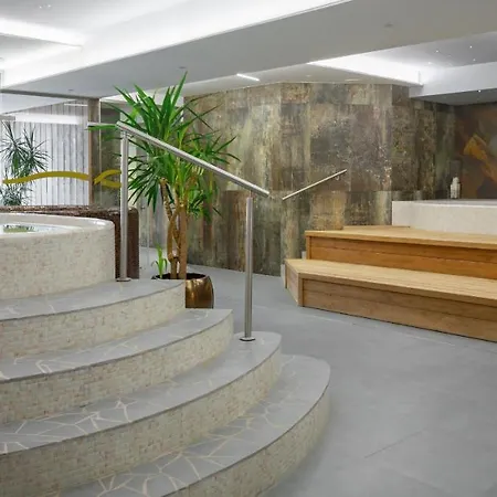 Отель Grand Bellevue 4*