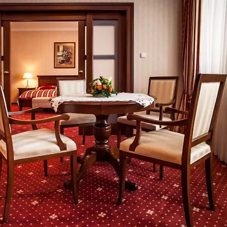 Отель Grand Bellevue 4*