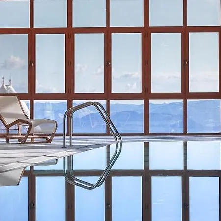 Отель Grand Bellevue 4*