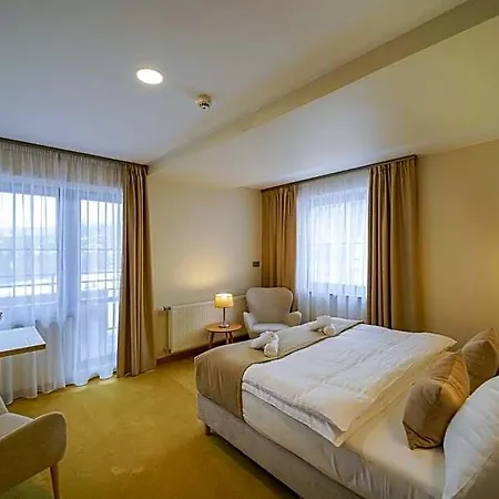 מלון Grand Bellevue 4*