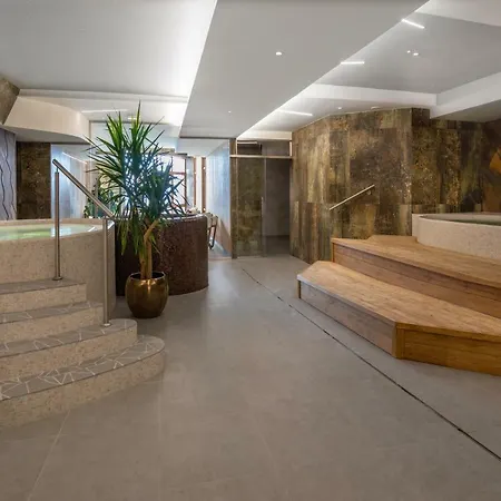 Отель Grand Bellevue 4*